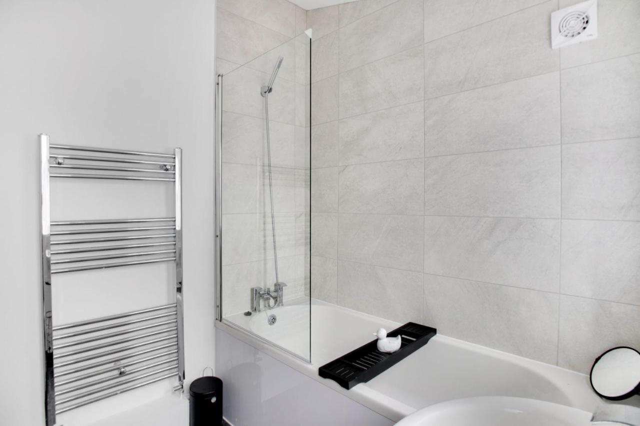 Stunning 4-Bedroom, 2 Bathrooms In Sunderland Сандерлэнд Экстерьер фото