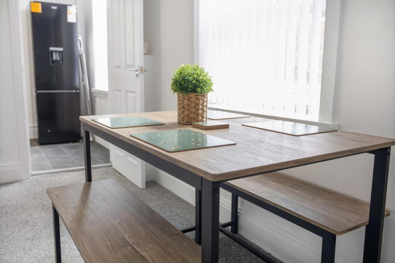 Stunning 4-Bedroom, 2 Bathrooms In Sunderland Сандерлэнд Экстерьер фото