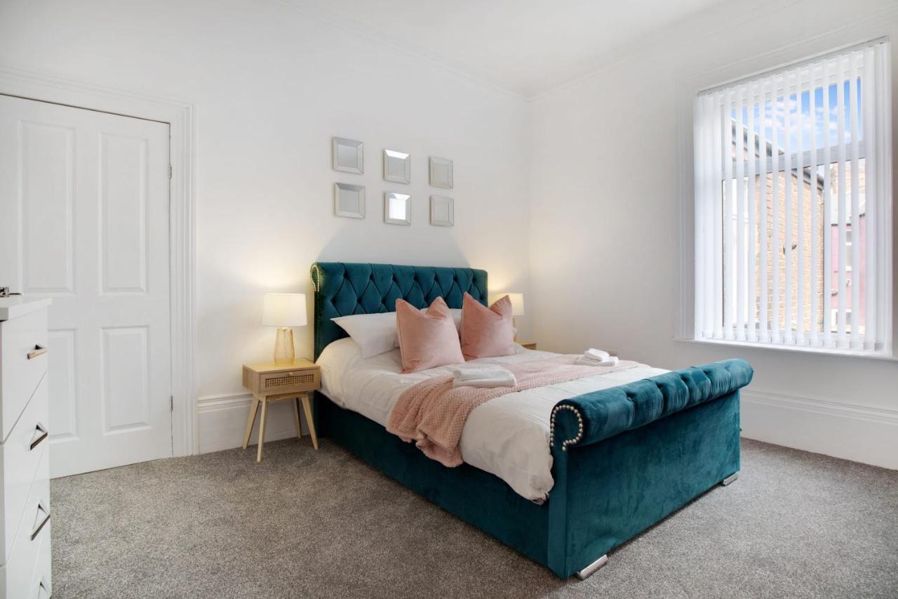 Stunning 4-Bedroom, 2 Bathrooms In Sunderland Сандерлэнд Экстерьер фото